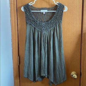 Women’s XL- Olive Green Lace Sleeveless Top